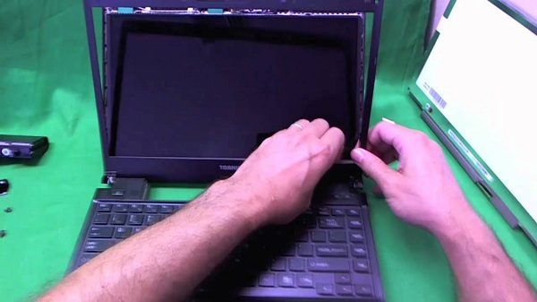 Toshiba Tecra R850 LCD Screen available near me in Hyderabad, Telangana, India